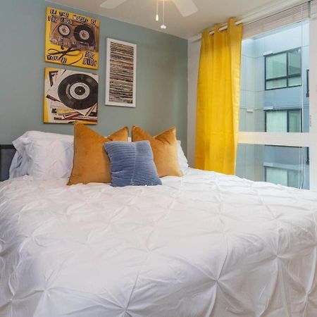 Self Check-In-Washer-Dryer-4Ksmart Tv-King Bed-Gym Такома Экстерьер фото