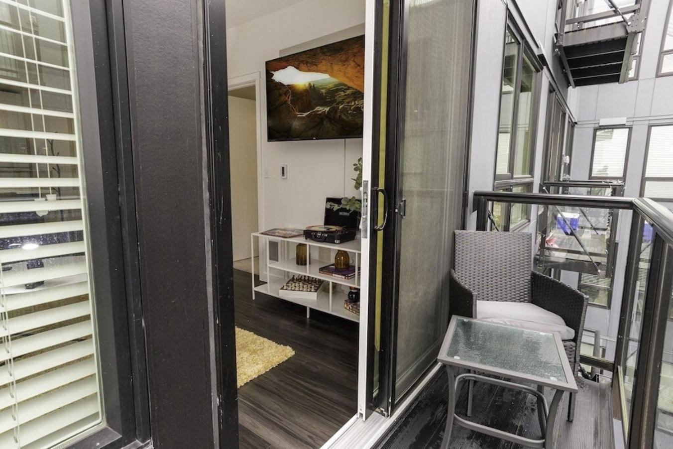 Self Check-In-Washer-Dryer-4Ksmart Tv-King Bed-Gym Такома Экстерьер фото