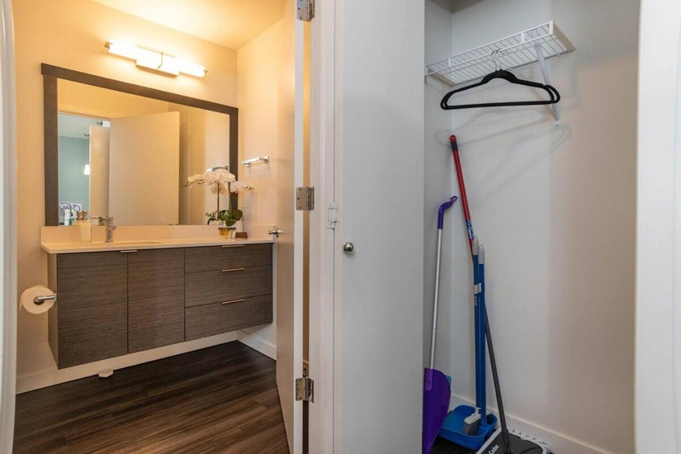 Self Check-In-Washer-Dryer-4Ksmart Tv-King Bed-Gym Такома Экстерьер фото