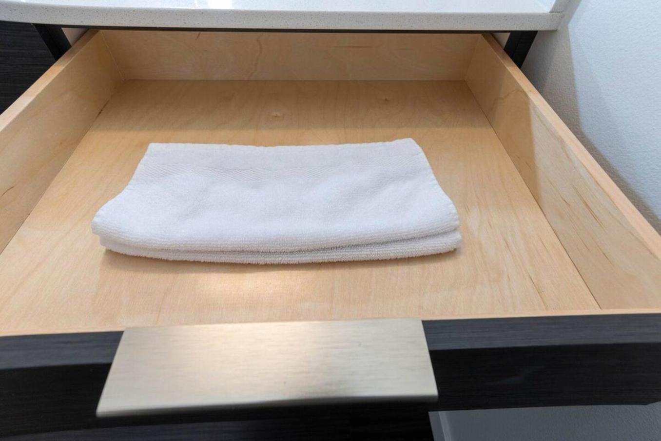 Self Check-In-Washer-Dryer-4Ksmart Tv-King Bed-Gym Такома Экстерьер фото