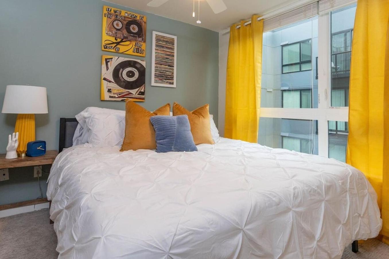 Self Check-In-Washer-Dryer-4Ksmart Tv-King Bed-Gym Такома Экстерьер фото
